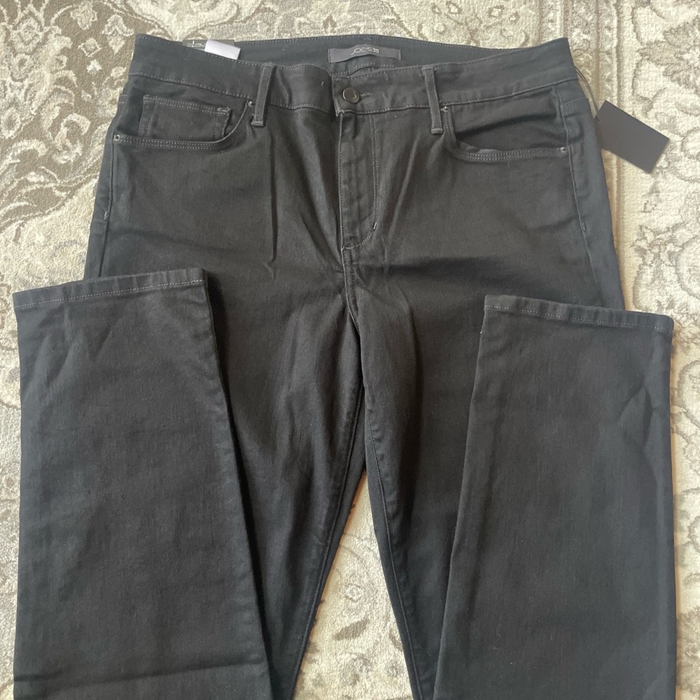 Joe's Mid Rise Straight Leg Flawless Jeans in Black (Greeley) Size 33 NWT